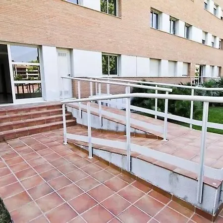 Apartment Apartamento Familiar Con Jardin Y Piscina En *