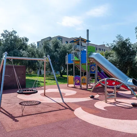 Apartamento Familiar Con Jardin Y Piscina En Apartment *