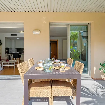 Appartement Apartamento Familiar Con Jardin Y Piscina En *
